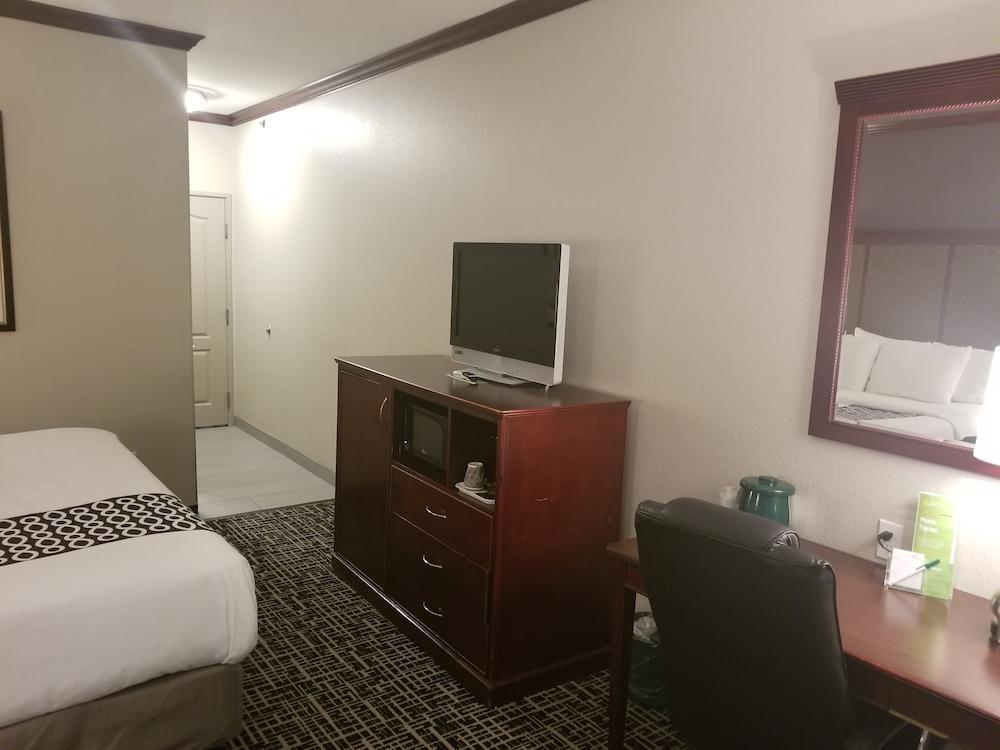 La Quinta By Wyndham Lindale Hotel Екстериор снимка