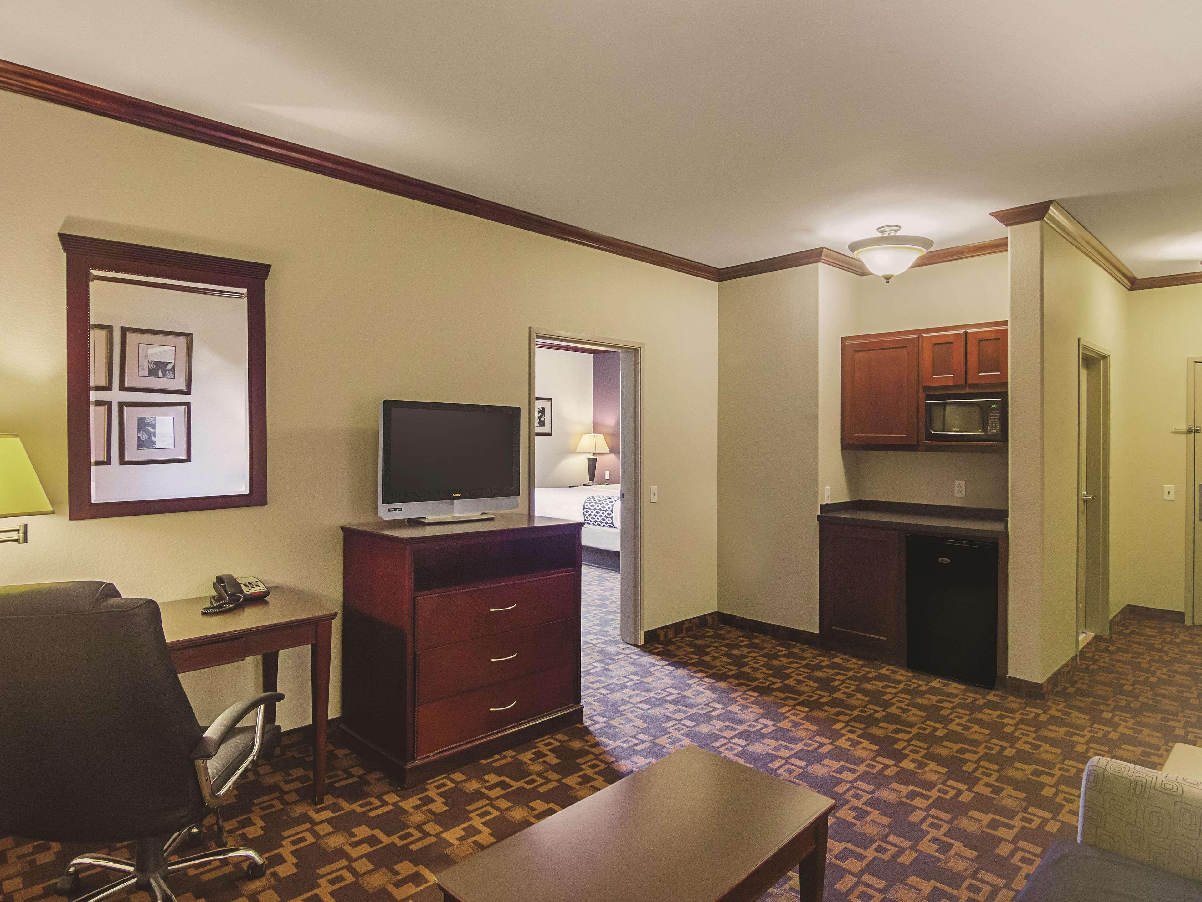La Quinta By Wyndham Lindale Hotel Екстериор снимка
