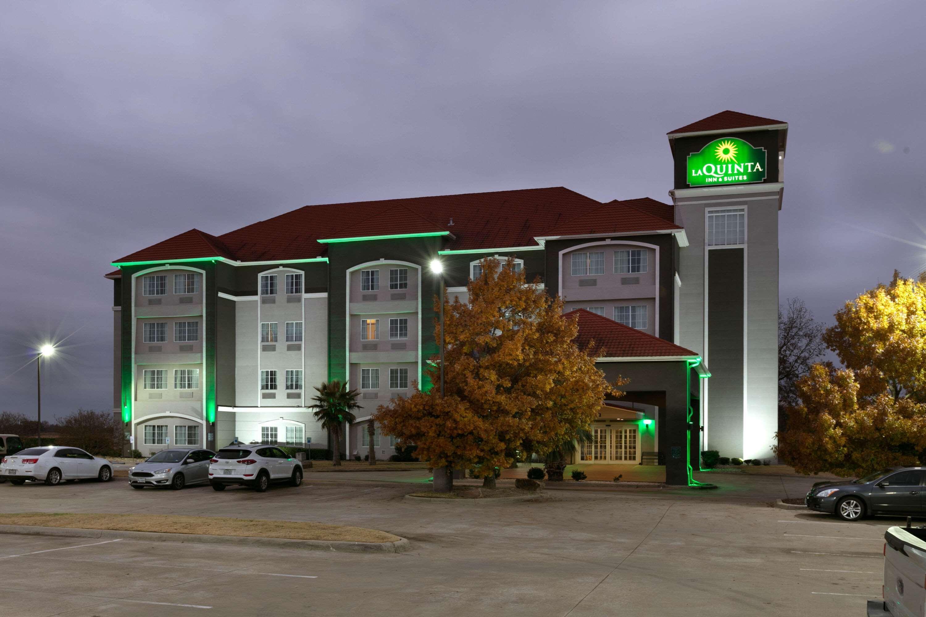 La Quinta By Wyndham Lindale Hotel Екстериор снимка