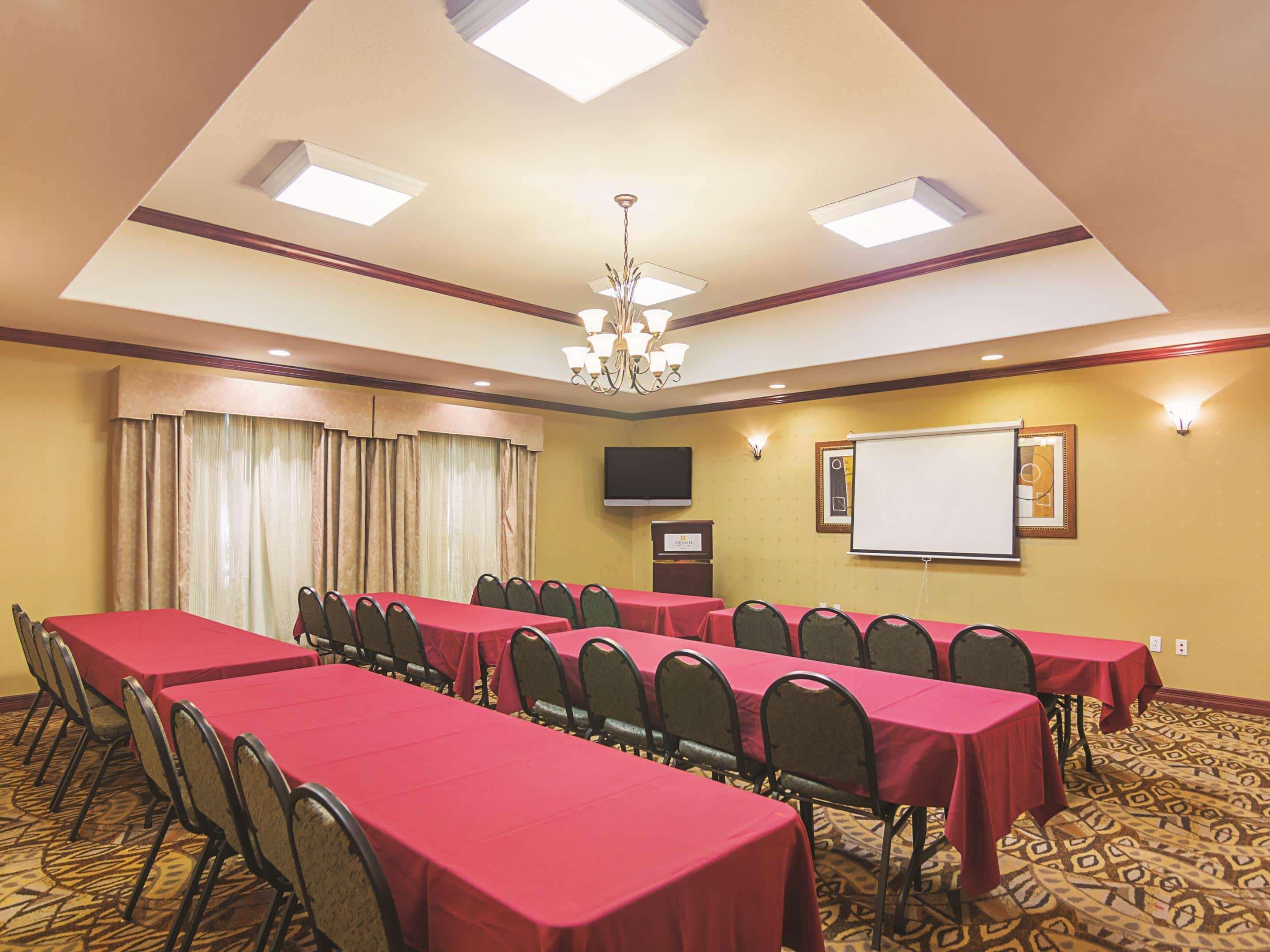 La Quinta By Wyndham Lindale Hotel Екстериор снимка