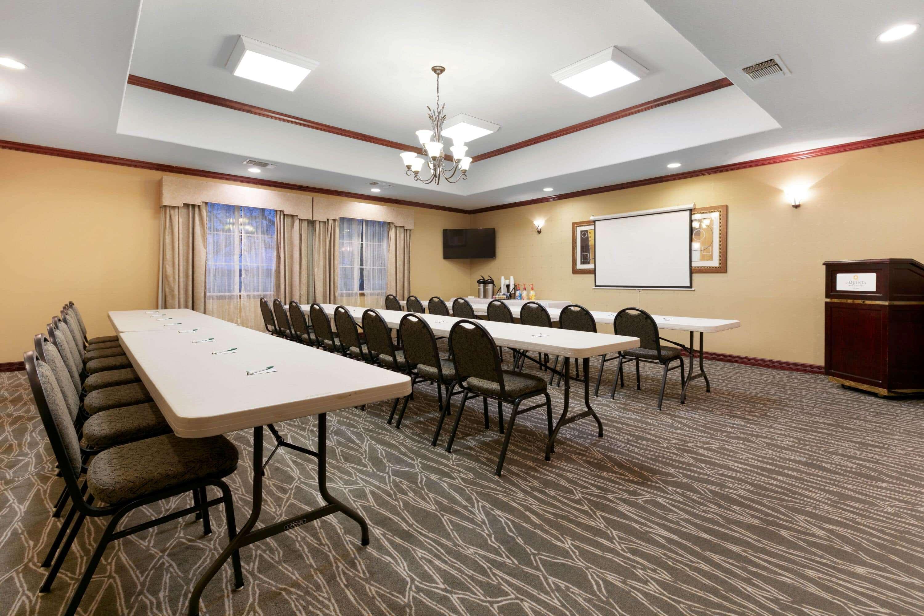 La Quinta By Wyndham Lindale Hotel Екстериор снимка