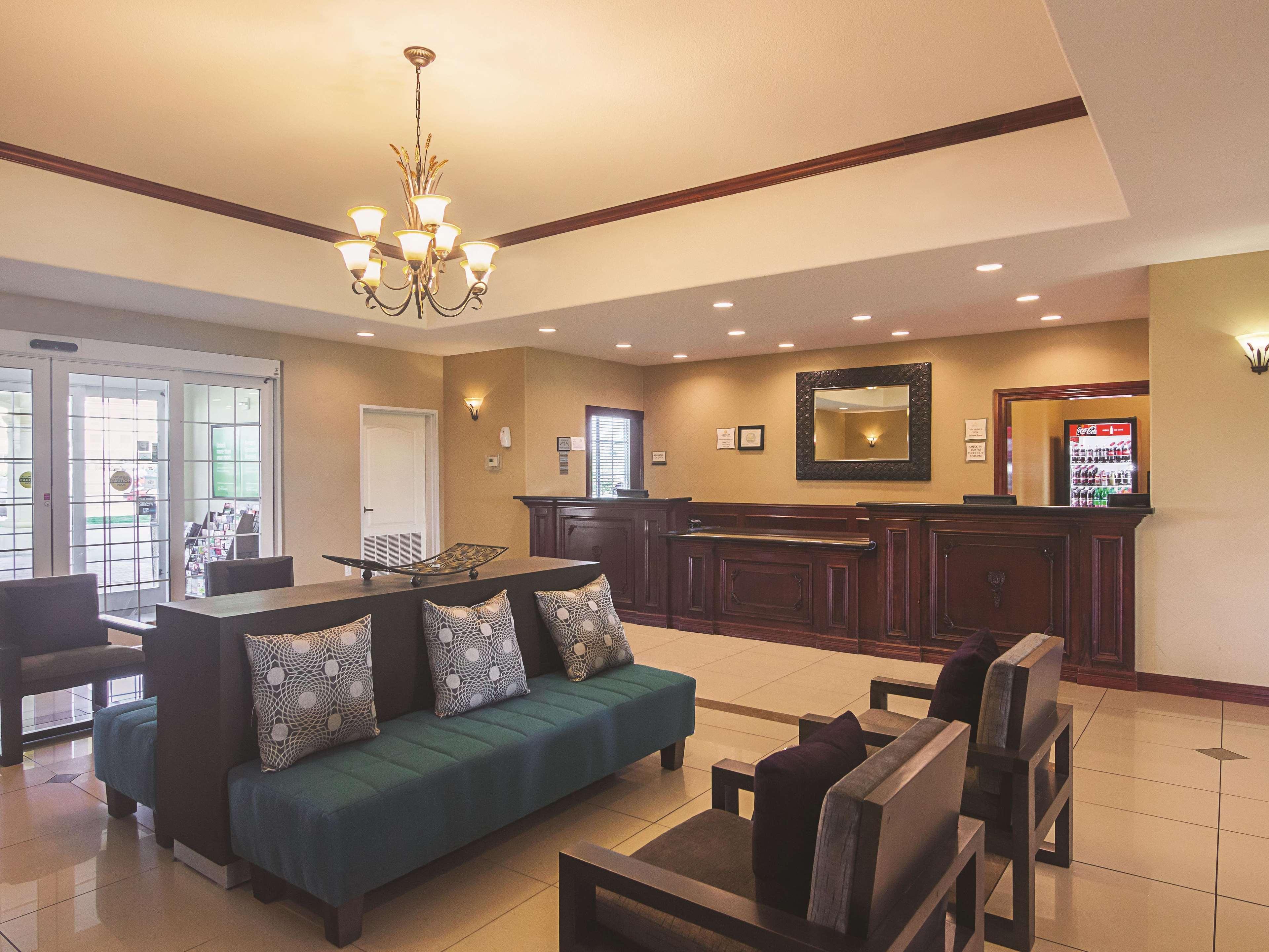 La Quinta By Wyndham Lindale Hotel Екстериор снимка
