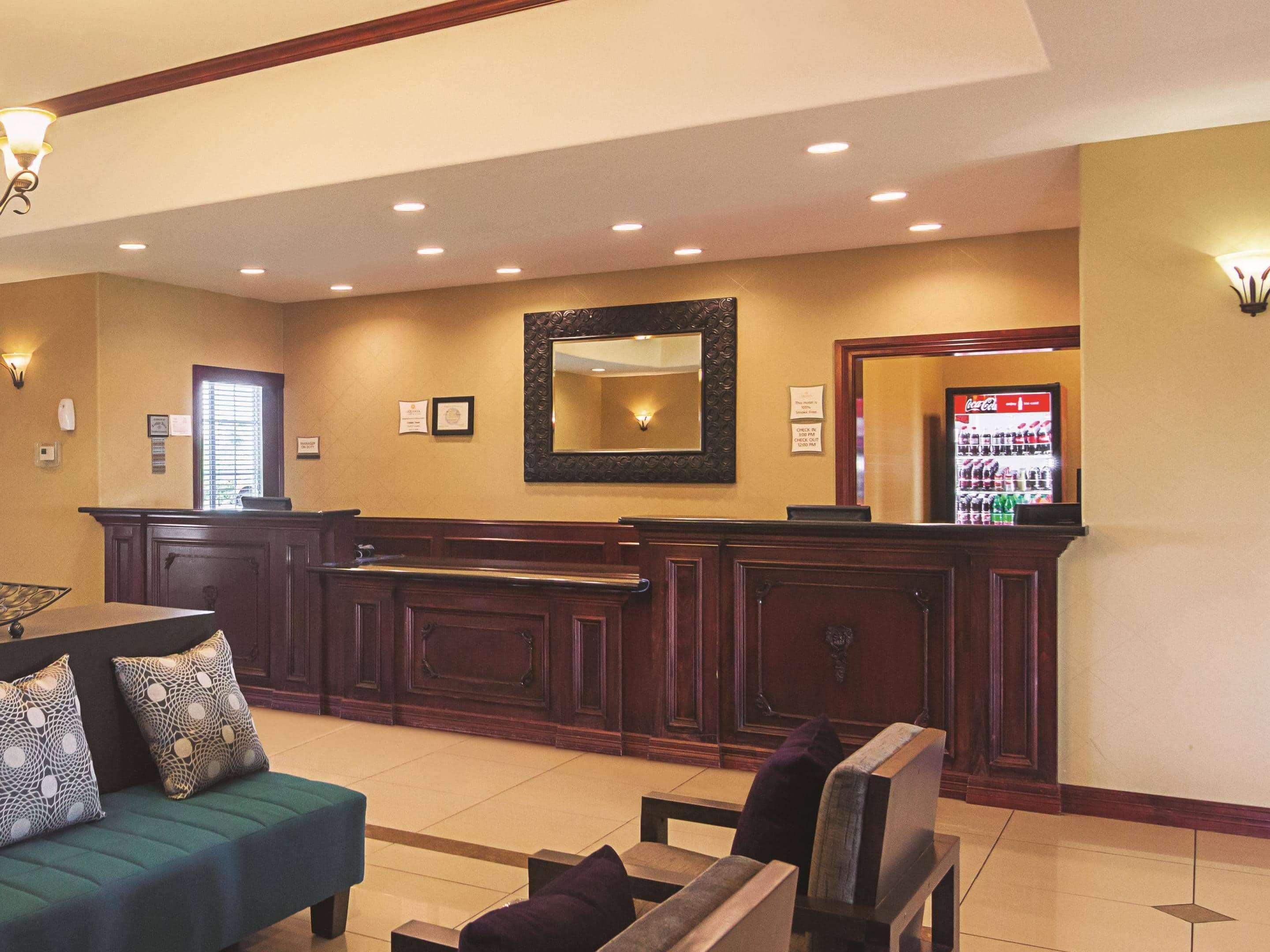 La Quinta By Wyndham Lindale Hotel Екстериор снимка